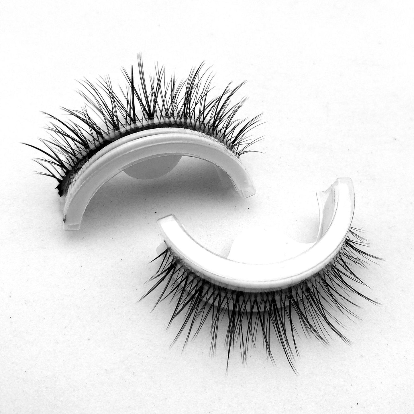 Faux cils adhésif réutilisable proposé par Fam de Tête.com
