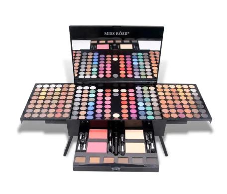 Coffret de maquillage ultime proposé par Fam de Tête.com